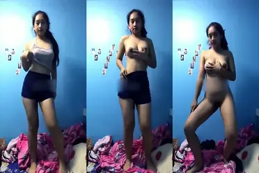 Bocil ABG Cantik Main Jari Sambil Pamer Toge